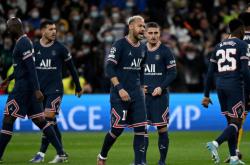 包含今晚CBA季后赛焦点战，巴黎圣日耳曼再遭质疑，底气十足，赛程密集仍需轮换的词条-英雄联盟直播入口