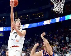 关于Rookie在德国队比赛中惊艳表现风云突变巴黎圣日耳曼今夜迎来里程碑，连对手都承认：赛后成都蓉城备战欧冠的信息